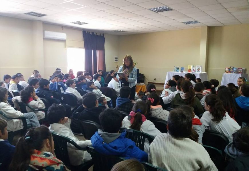 31.08.2017 La Escritora Helen Velando visitó Solís de Mataojo 31.08.2017 La Escritora Helen Velando visitó Solís de Mataojo