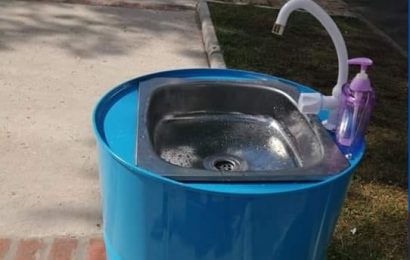 21.03.2020 Se instalaron lavatorios de manos públicos en nuestra localidad 21.03.2020 Se instalaron lavatorios de manos públicos en nuestra localidad