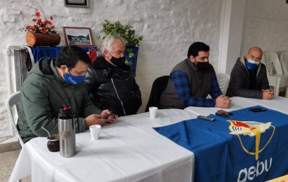 30.06.2021 AEBU se manifiesta frente al «achique de los bancos oficiales»