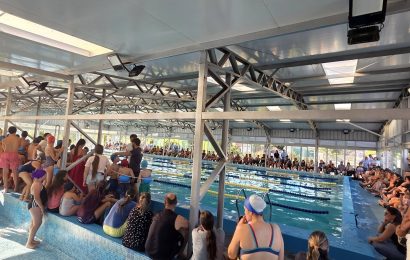Exitosa jornada de natación reunió a unos sesenta niños en Solís de Mataojo
