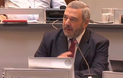 Bergara compareció ante la Junta por proyecto de movilidad y oposición cuestionó elección de BRT "sin informes"